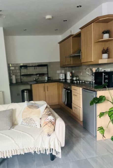 Apartment Modern 2 Bed With Free Parking And Netflix *