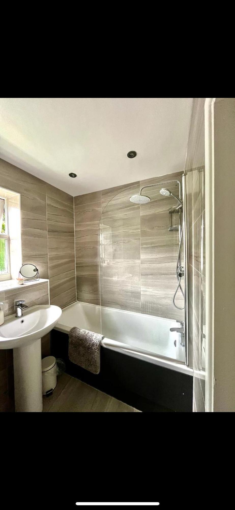 Modern 2 Bed With Free Parking And Netflix