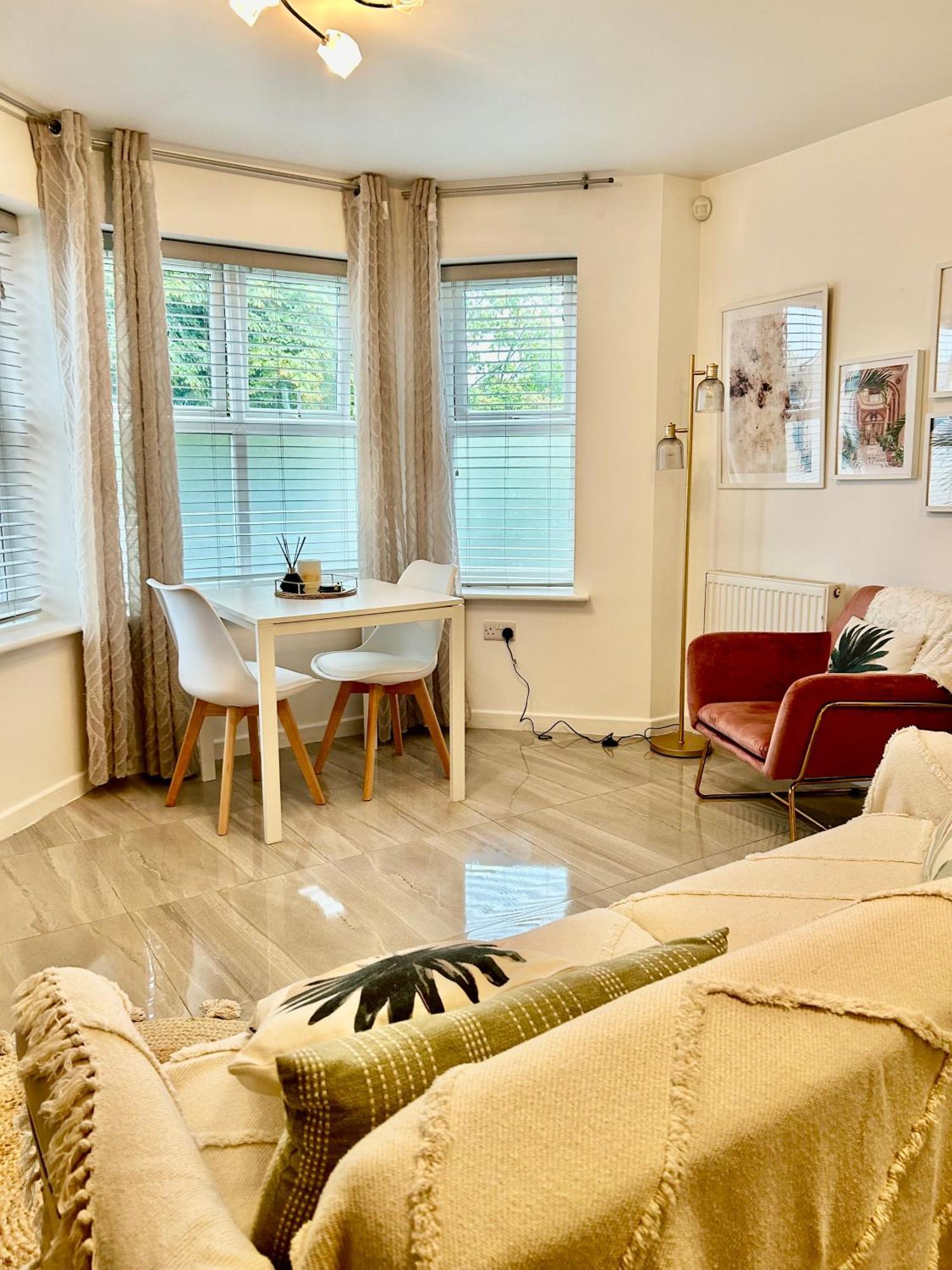 Modern 2 Bed With Free Parking And Netflix *