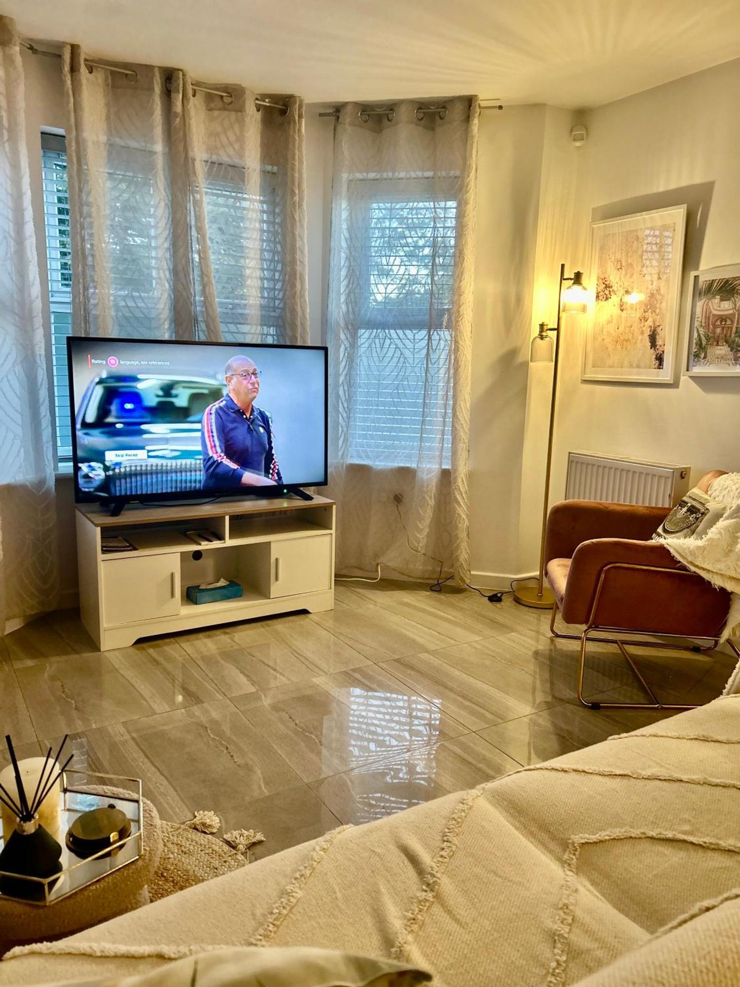 Modern 2 Bed With Free Parking And Netflix *