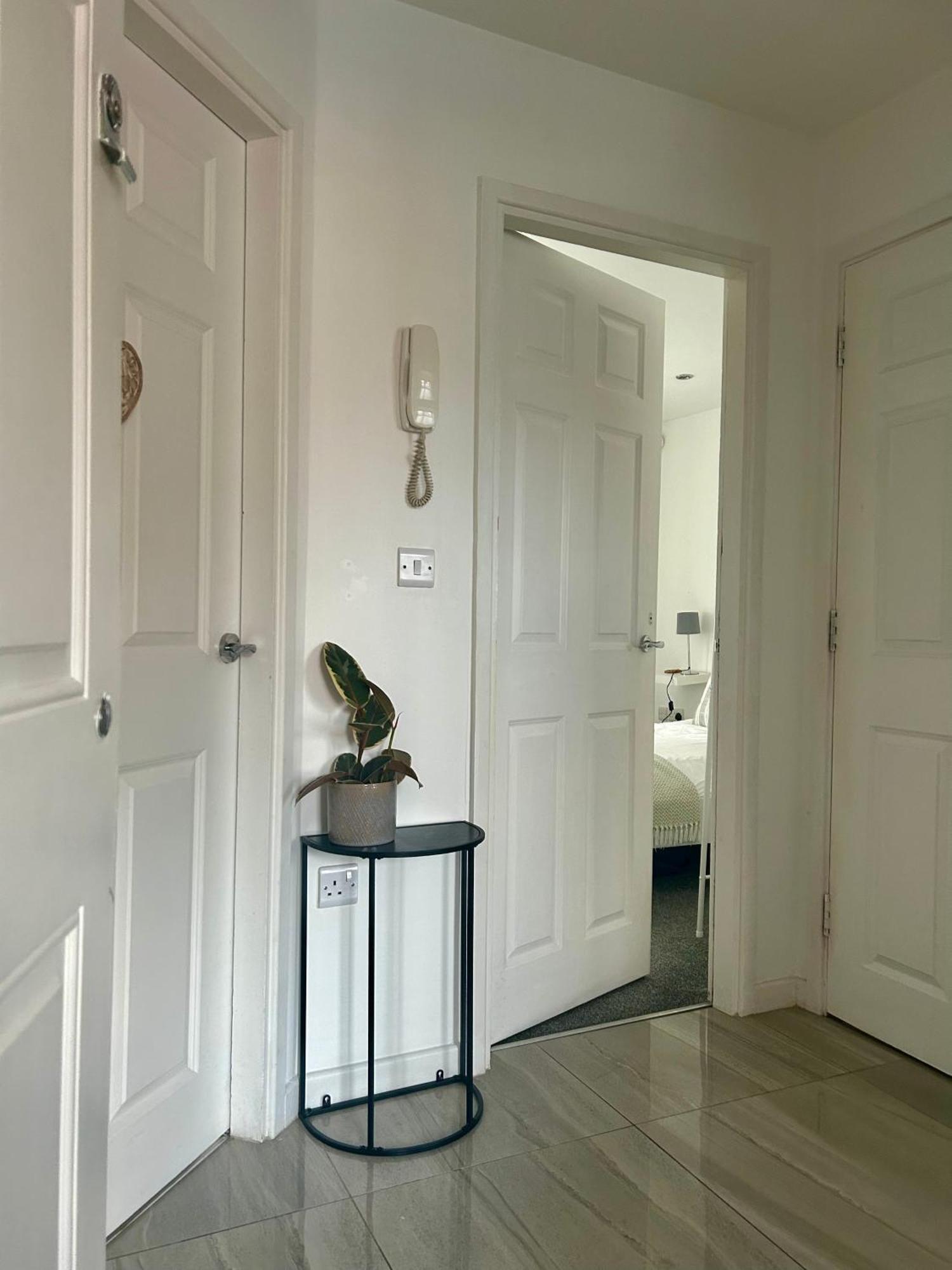 Modern 2 Bed With Free Parking And Netflix *