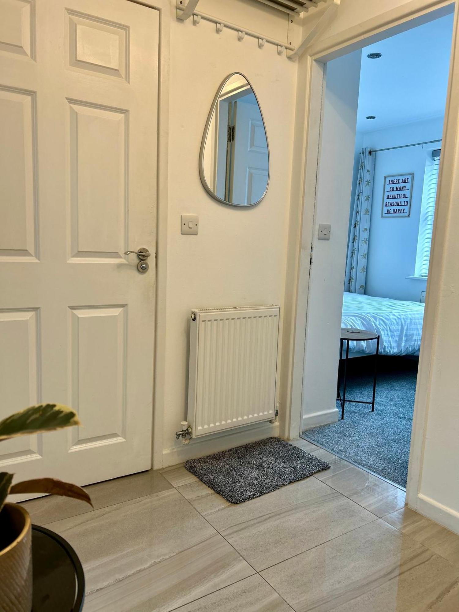 Modern 2 Bed With Free Parking And Netflix