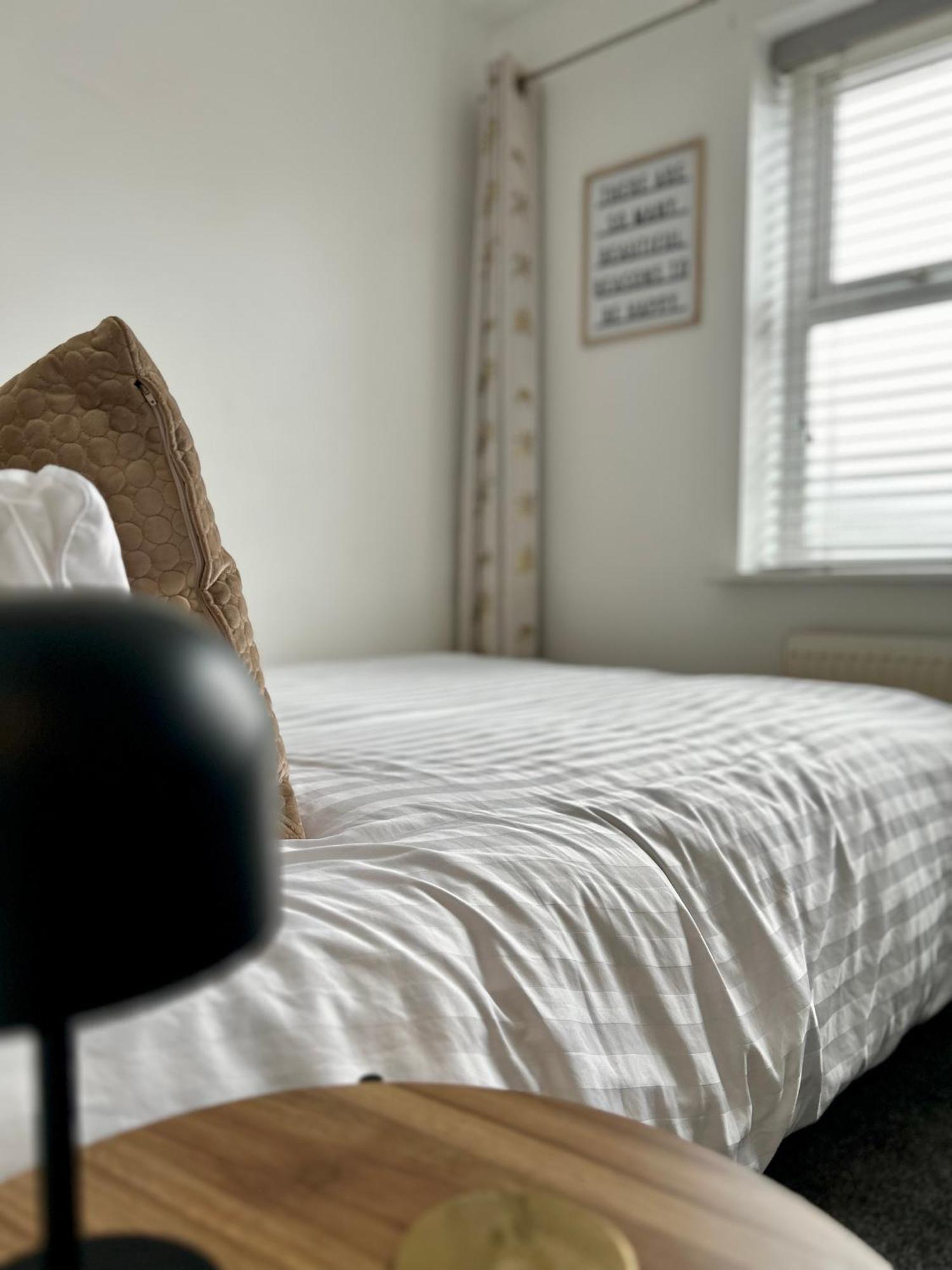 Modern 2 Bed With Free Parking And Netflix *